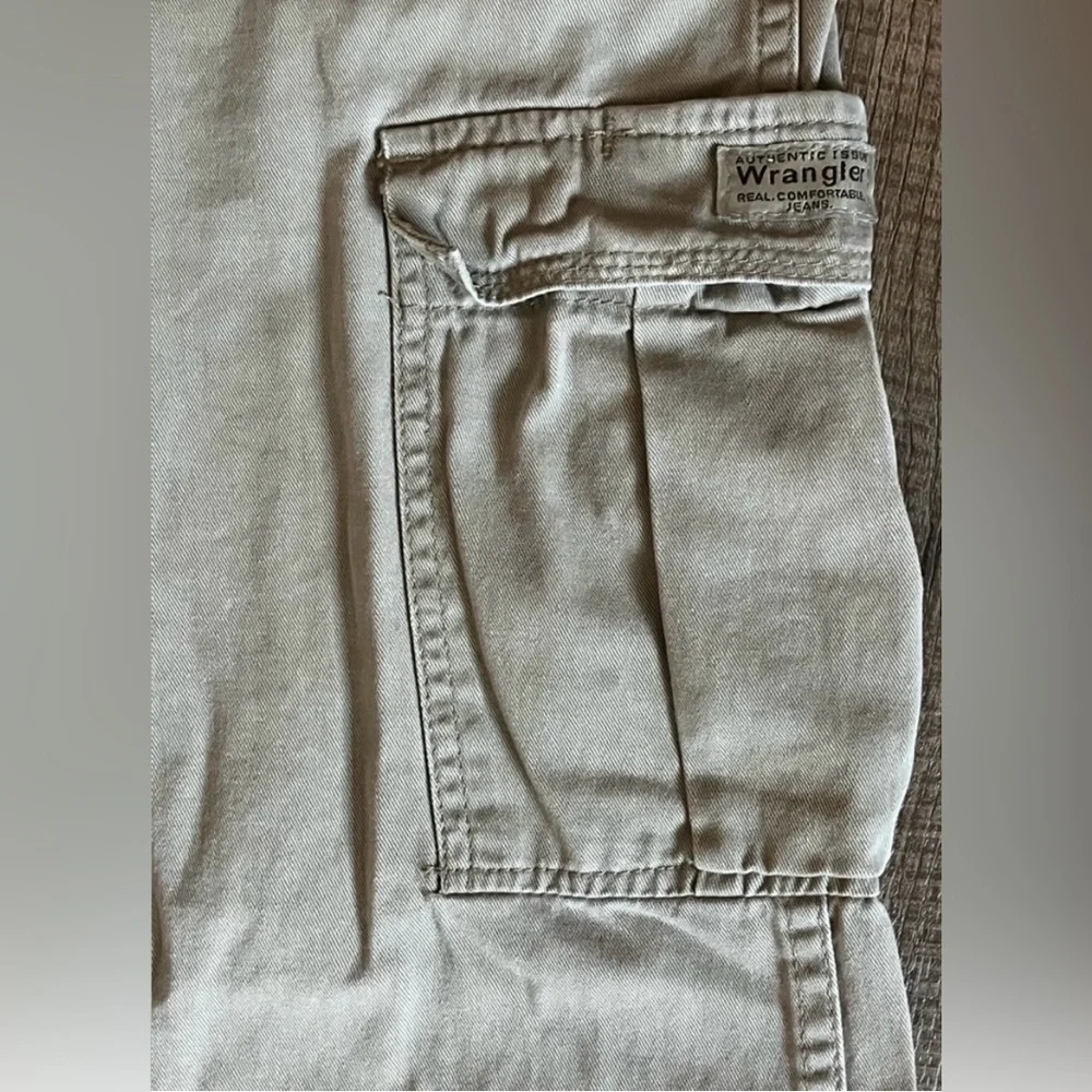 Wrangler Men's Light Tan Cargo Pants Relaxed Fit Utility Workwear Outdoors 38x30
